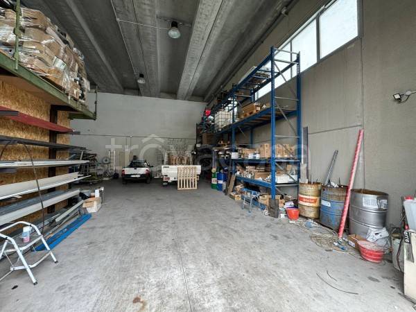 locale commerciale in affitto a Ferrara in zona Montalbano