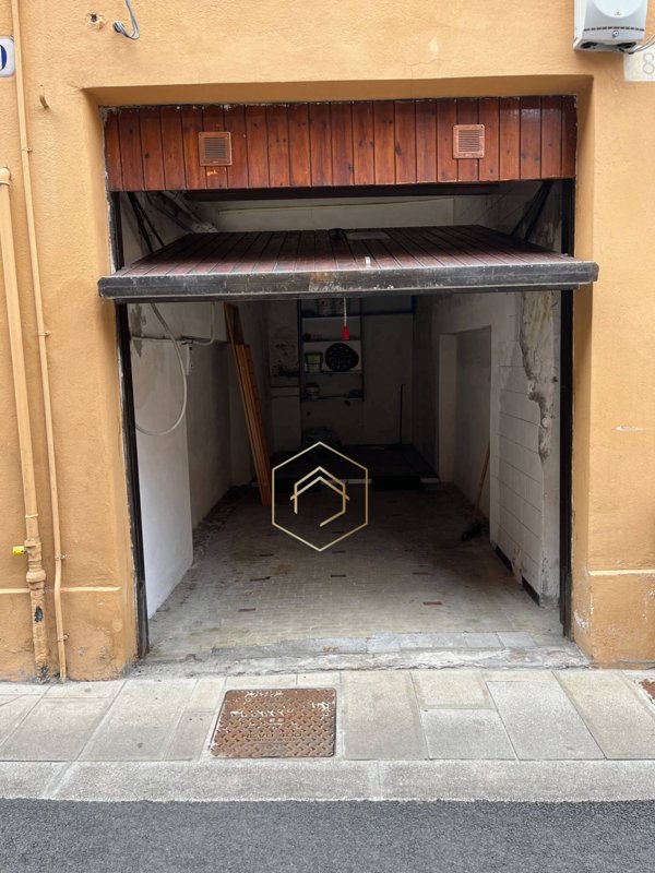 locale di sgombero in affitto a Ferrara in zona Centro Storico