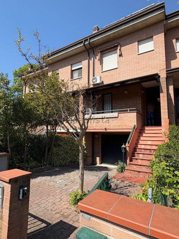 casa indipendente in affitto a Ferrara