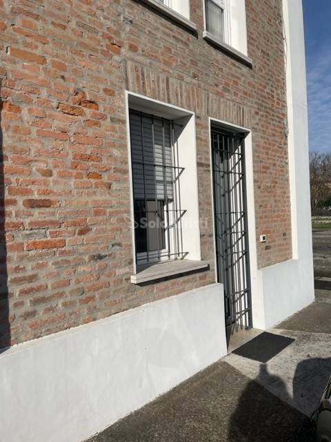 ufficio in affitto a Ferrara in zona Pontelagoscuro