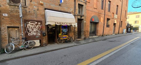 negozio in affitto a Ferrara