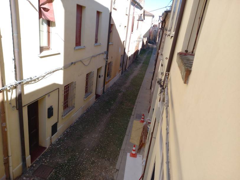 appartamento in affitto a Ferrara in zona Centro Storico