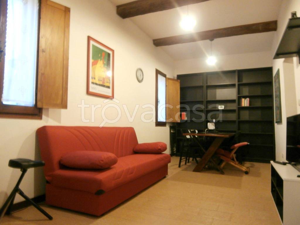 appartamento in affitto a Ferrara in zona Centro Storico