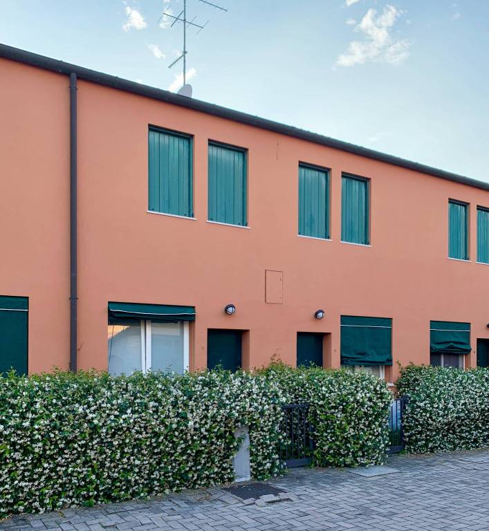 casa indipendente in affitto a Ferrara in zona Quartiere Giardino / Acquedotto