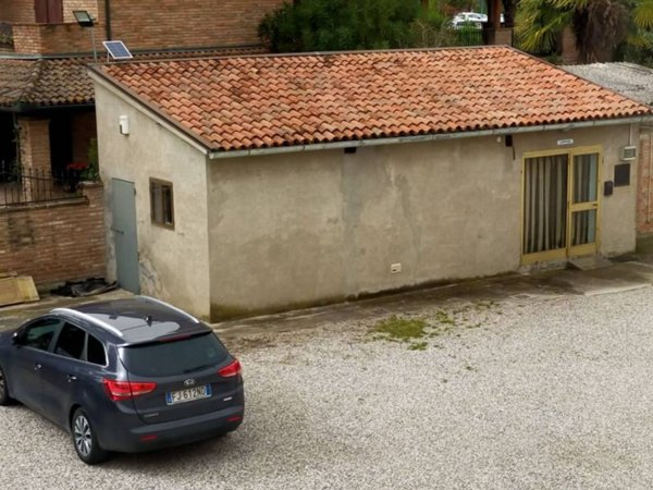 locale commerciale in affitto a Ferrara in zona Mizzana