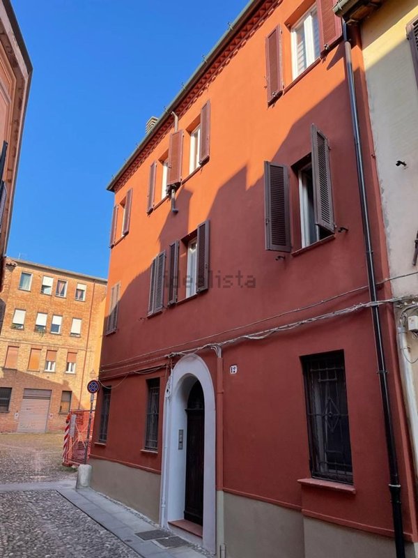appartamento in affitto a Ferrara in zona Centro Storico