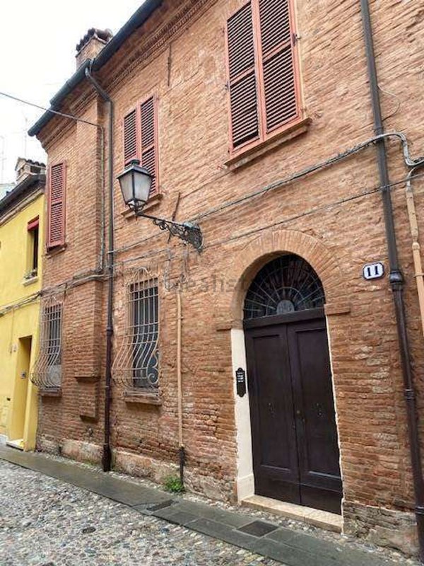 appartamento in affitto a Ferrara in zona Centro Storico