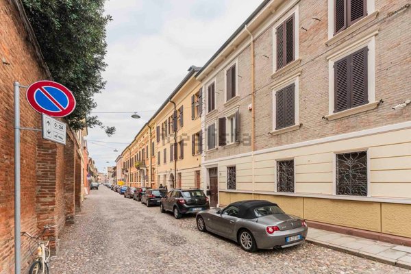 appartamento in affitto a Ferrara in zona Centro Storico