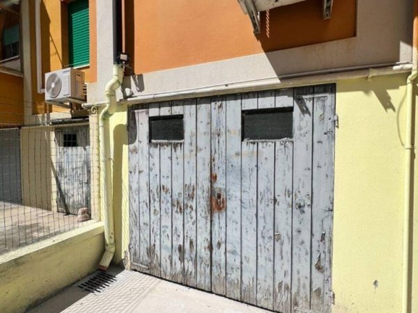 box auto in affitto a Ferrara in zona Doro