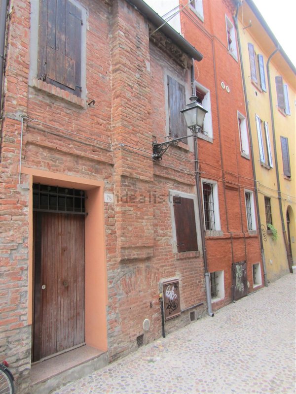 appartamento in affitto a Ferrara in zona Centro Storico