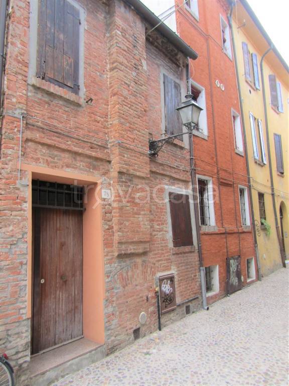 appartamento in affitto a Ferrara in zona Centro Storico