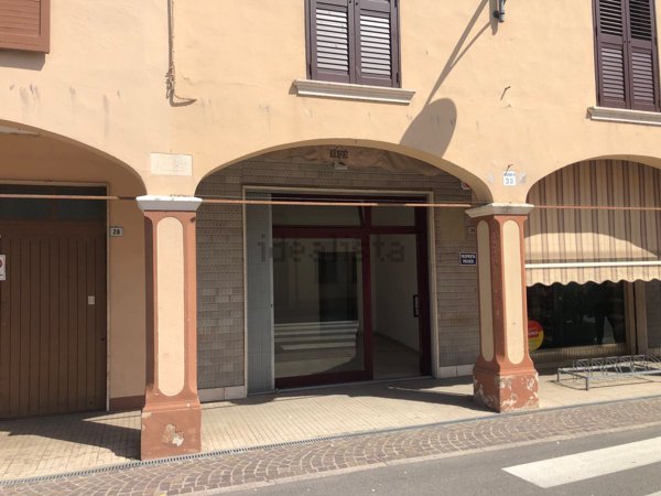 negozio in affitto a Vigarano Mainarda