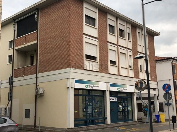 appartamento in affitto a Terre del Reno in zona Mirabello
