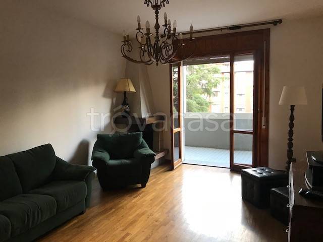 appartamento in affitto a Terre del Reno in zona Mirabello