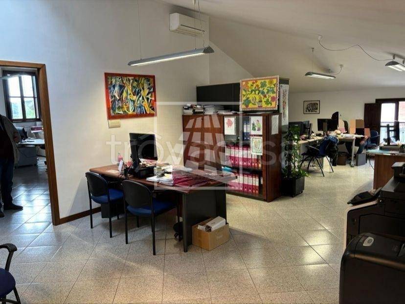ufficio in affitto a Terre del Reno in zona Mirabello