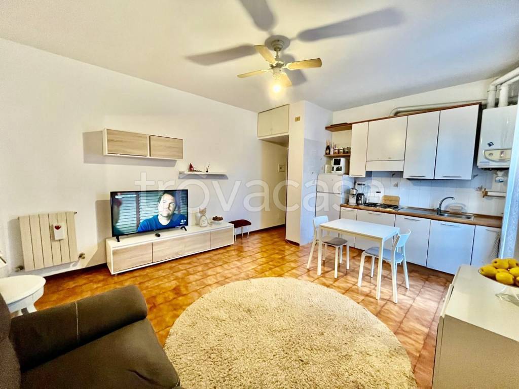 appartamento in affitto a Terre del Reno in zona Mirabello