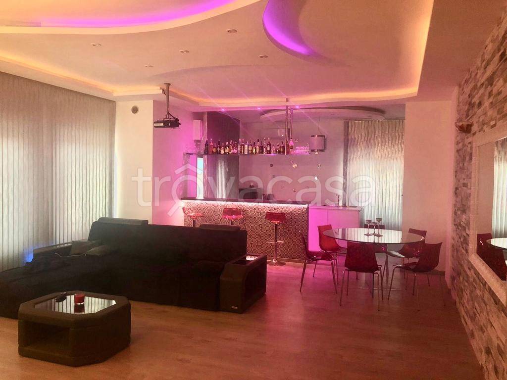 appartamento in affitto a Terre del Reno in zona Mirabello