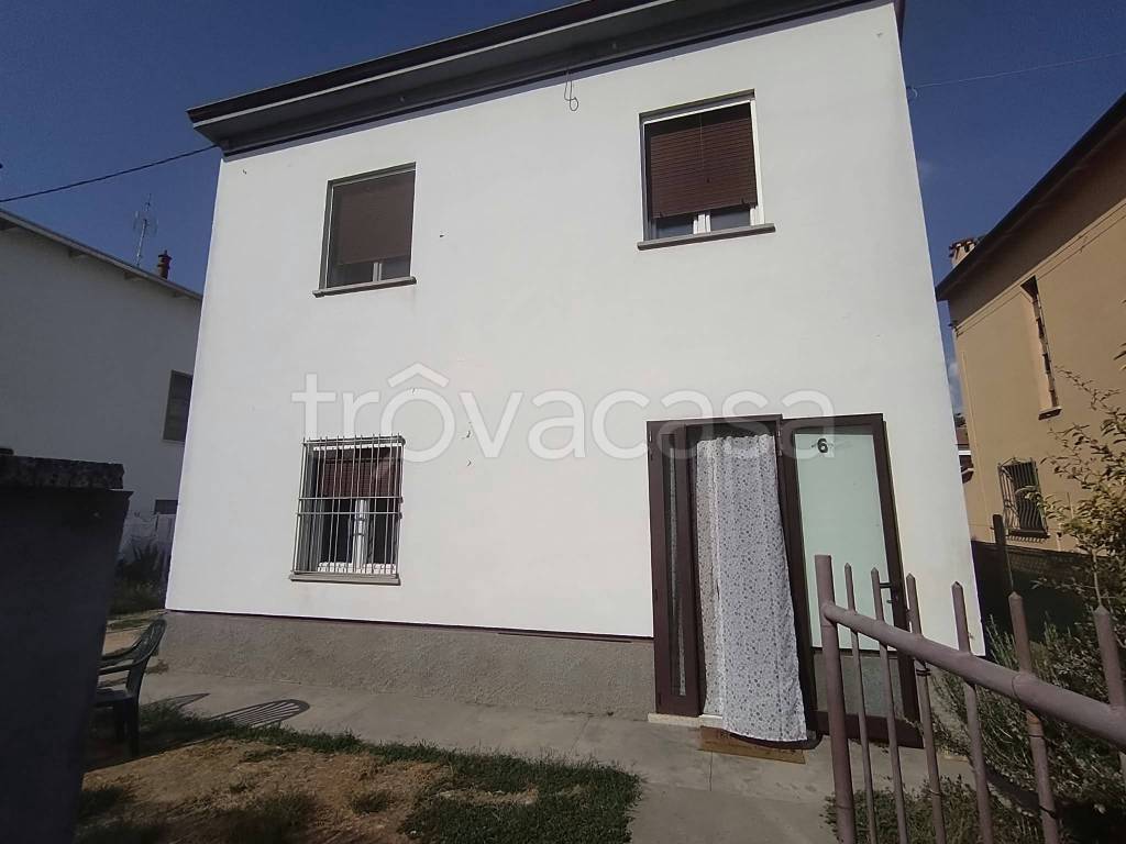 casa indipendente in affitto ad Alfonsine in zona Fiumazzo