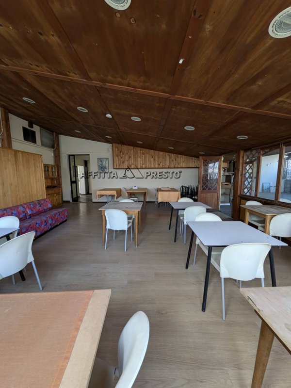 locale commerciale in affitto a Castel Bolognese