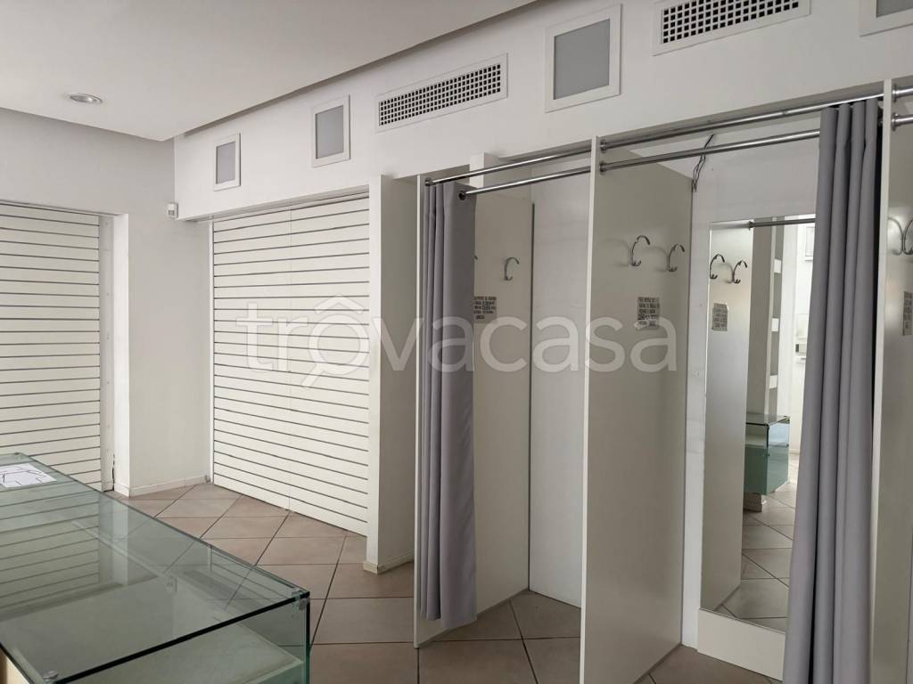 negozio in affitto a Cervia in zona Milano Marittima