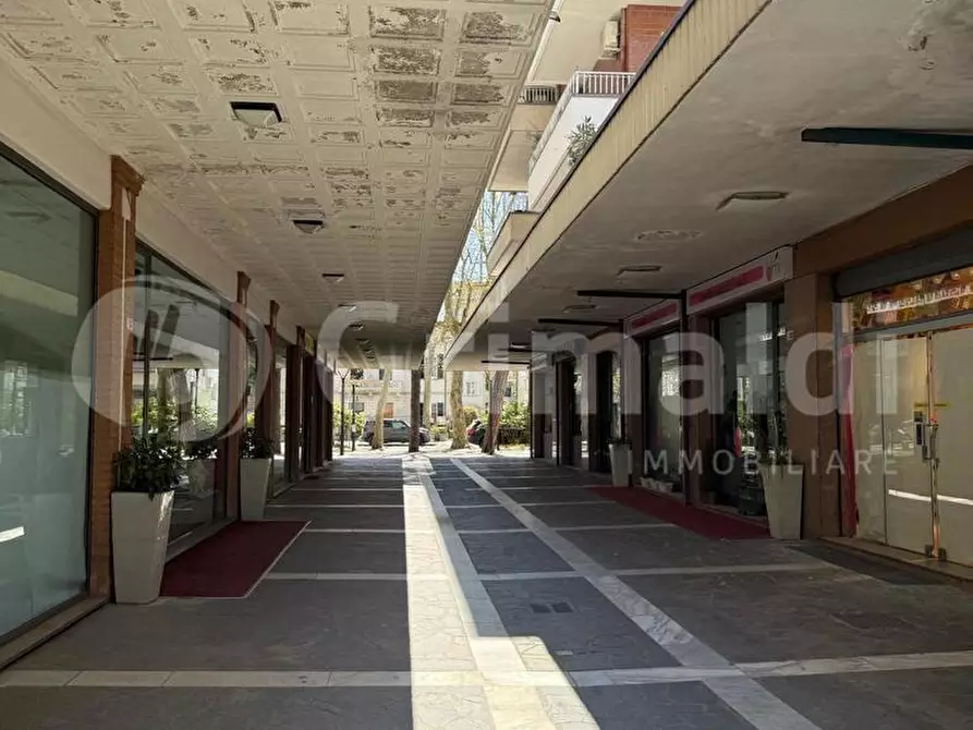 negozio in affitto a Cervia in zona Milano Marittima