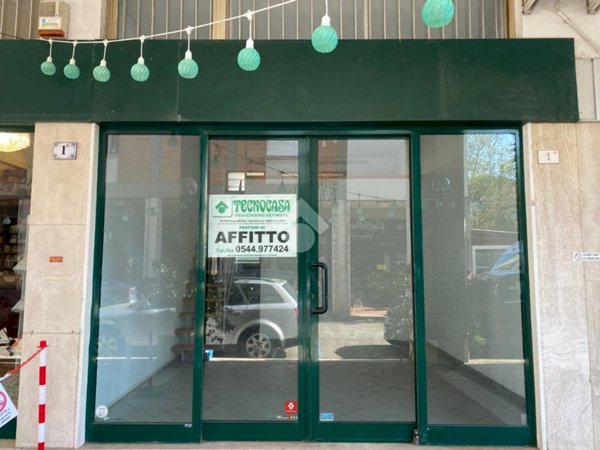 locale commerciale in affitto a Cervia