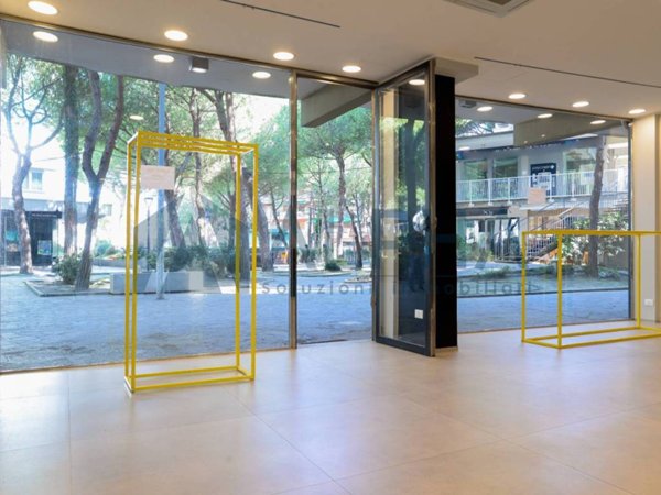 negozio in affitto a Cervia in zona Milano Marittima