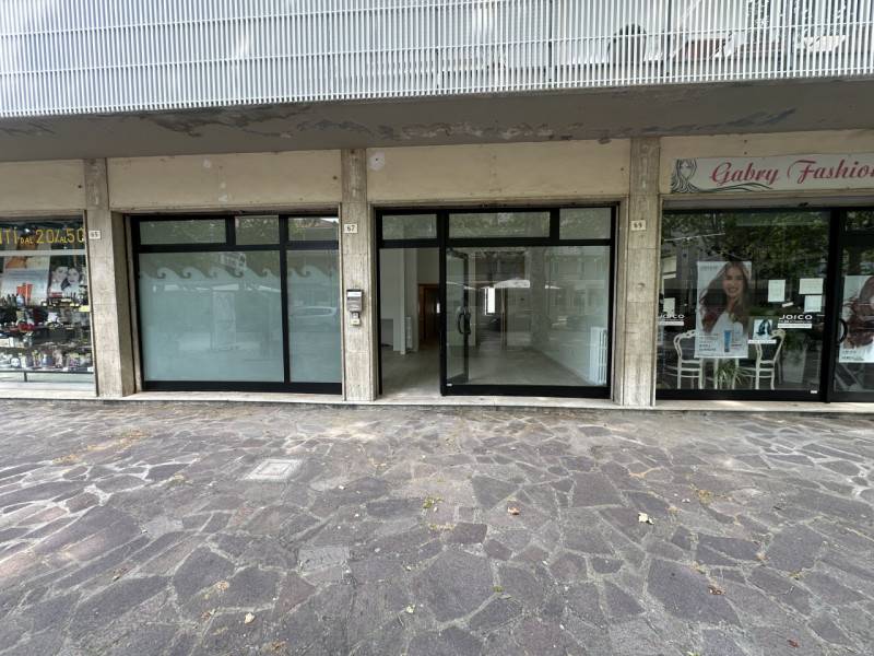 negozio in affitto a Cervia