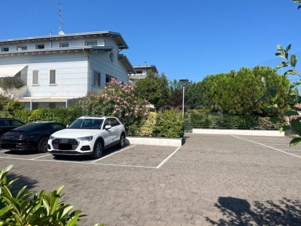 box auto in affitto a Cervia