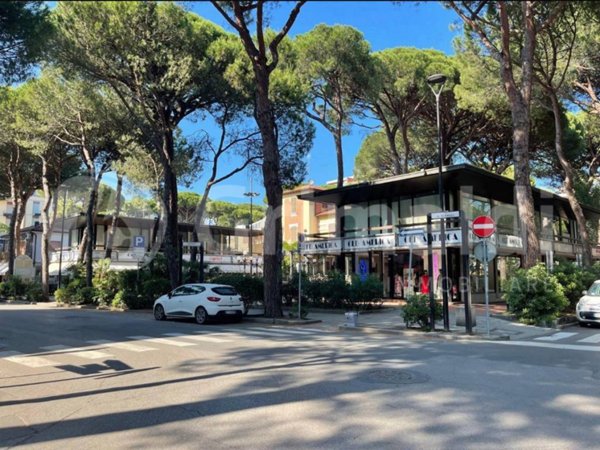 negozio in affitto a Cervia in zona Milano Marittima