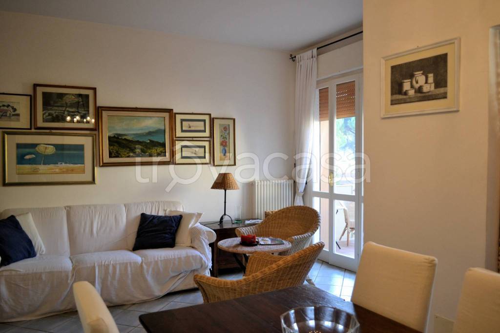 negozio in affitto a Cervia in zona Milano Marittima