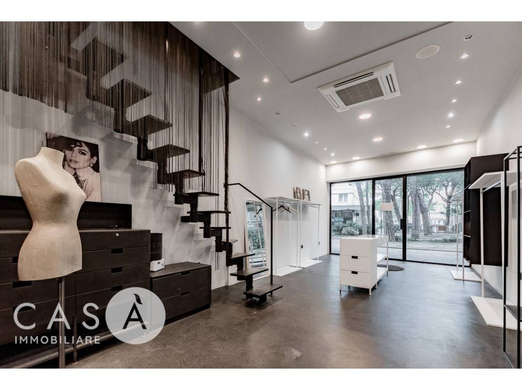 negozio in affitto a Cervia in zona Milano Marittima