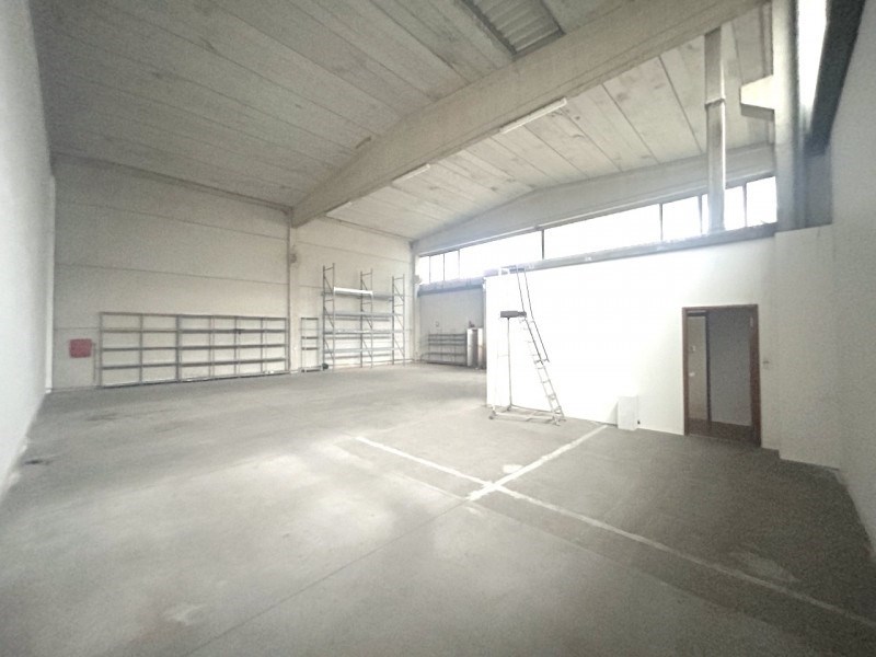 locale commerciale in affitto a Cervia