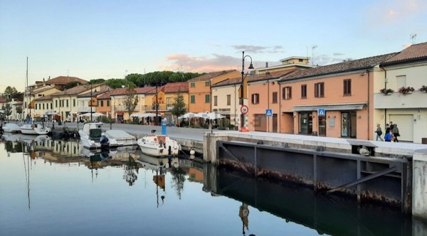 locale commerciale in affitto a Cervia in zona Milano Marittima