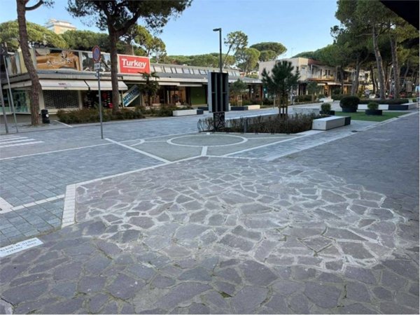 negozio in affitto a Cervia in zona Milano Marittima