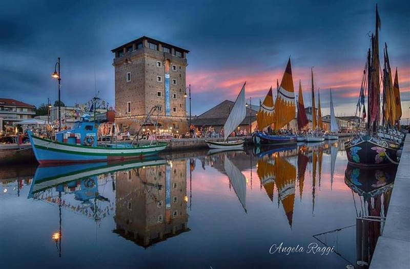 locale commerciale in affitto a Cervia