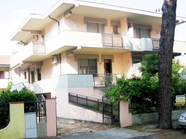 appartamento in affitto a Cervia in zona Pinarella
