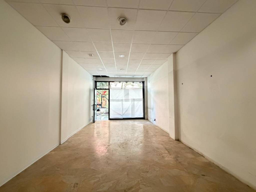 locale commerciale in affitto a Cervia