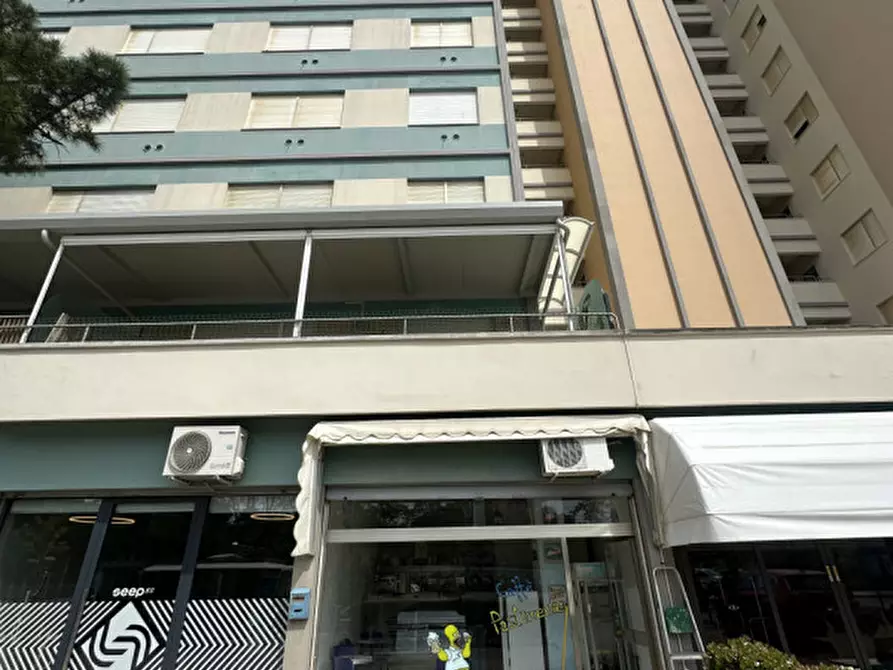 negozio in affitto a Cervia in zona Milano Marittima