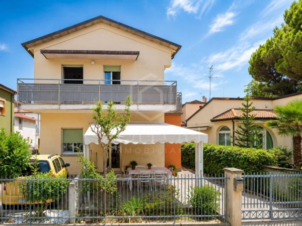 appartamento in affitto a Cervia in zona Pinarella