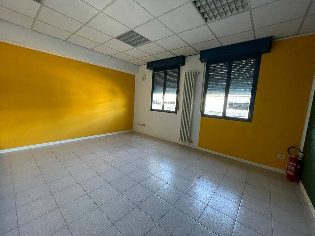 ufficio in affitto a Cervia in zona Milano Marittima