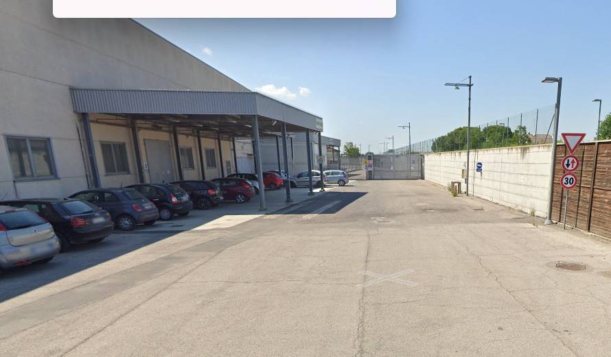 locale commerciale in affitto a Faenza
