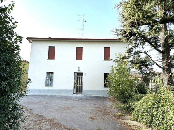 casa indipendente in affitto a Faenza