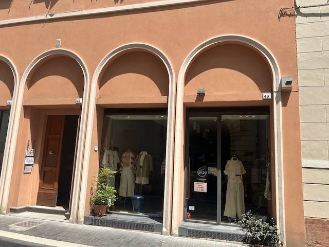 negozio in affitto a Faenza in zona Centro Storico