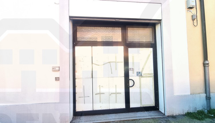 negozio in affitto a Faenza in zona Centro Storico