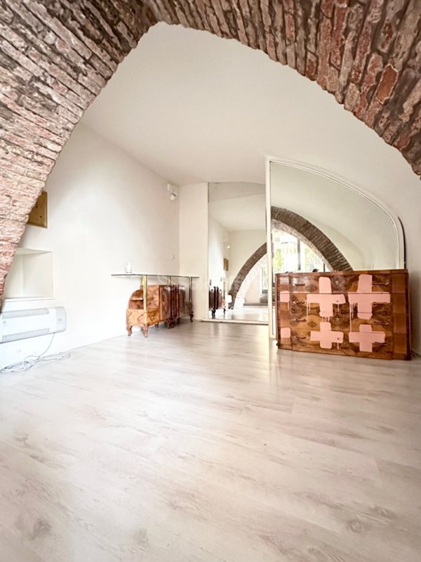 negozio in affitto a Faenza in zona Centro Storico