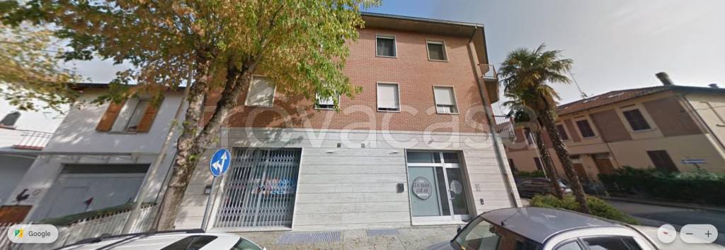 negozio in affitto a Faenza