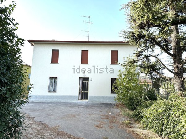 casa indipendente in affitto a Faenza