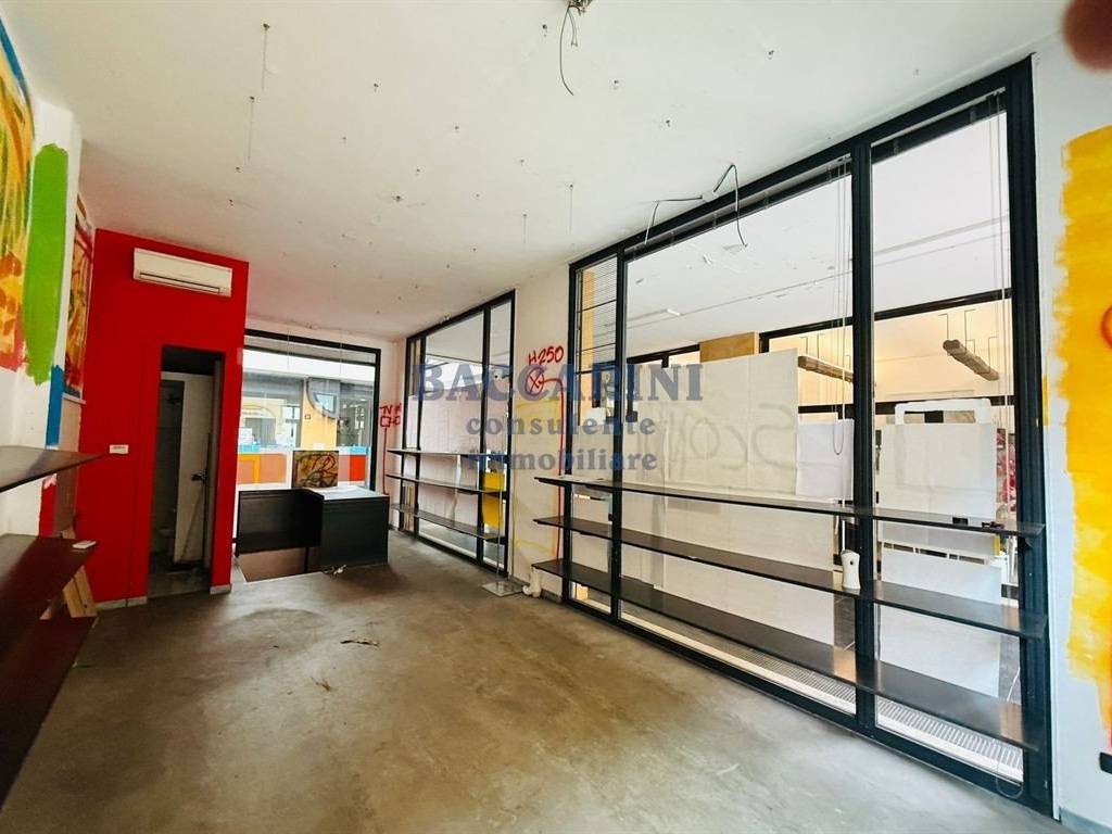 negozio in affitto a Faenza in zona Centro Storico