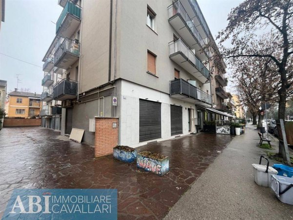 negozio in affitto a Faenza